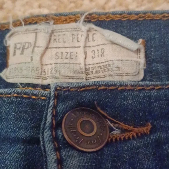 Free People Destroyed Blue Jeans sz 31 - Picture 7 of 9